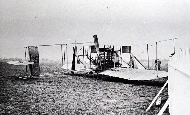 Photograph of Thomas Sopwith's biplane