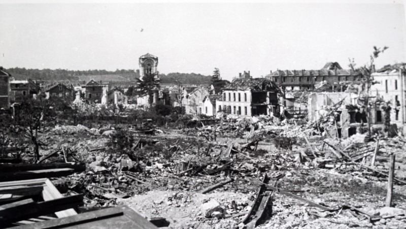 Destruction at the town of Saint-Cyr, 1944