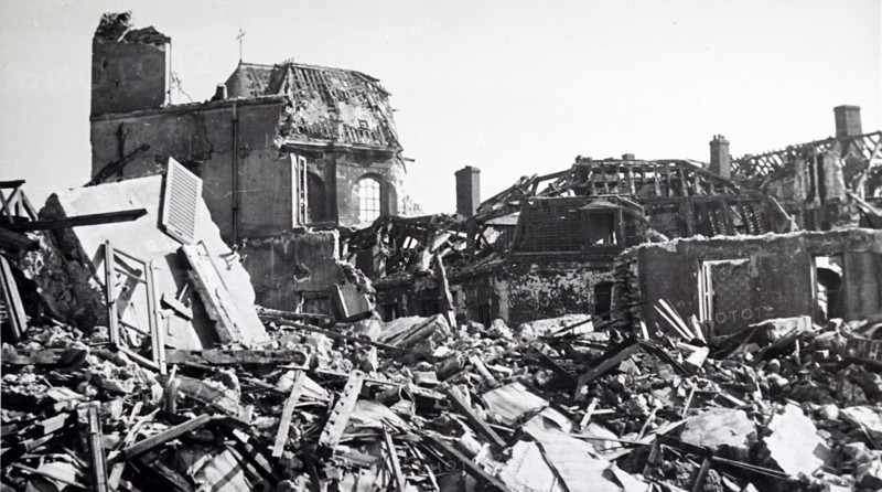 Destruction at the town of Saint-Cyr, 1944