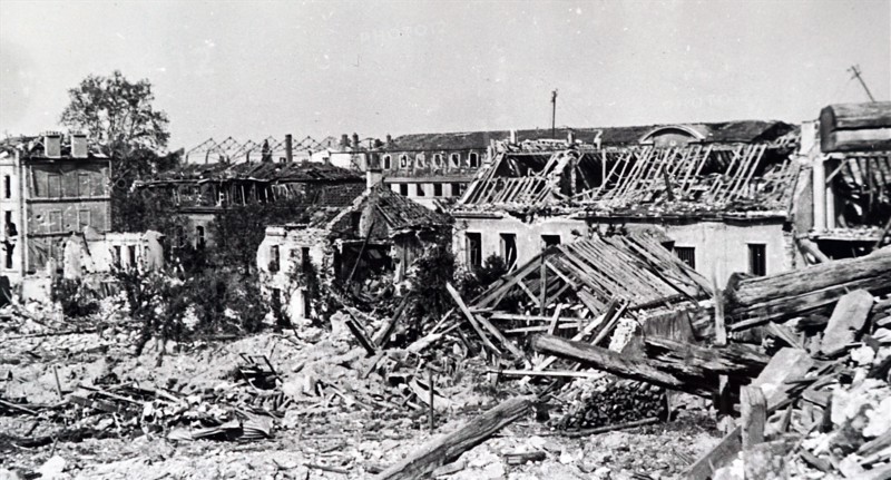 Destruction at the town of Saint-Cyr, 1944