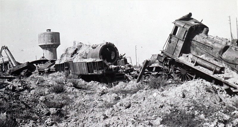 Destruction at the town of Trappes, 1944