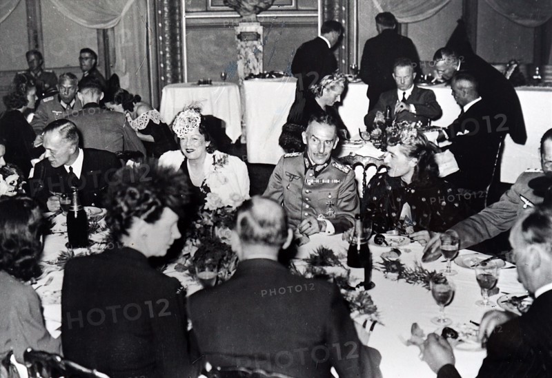 Photograph of Carl-Heinrich von Stülpnagel having dinner at the Paris Opera house