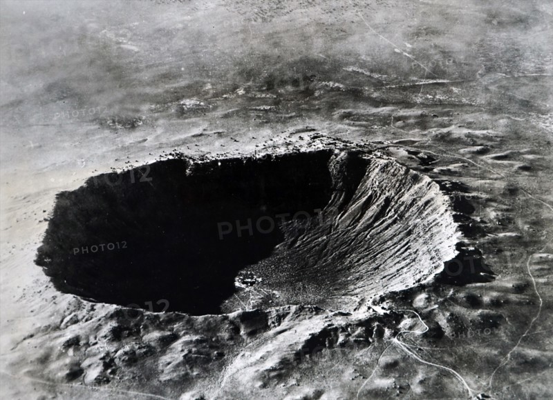 Photograph of the Arizona meteor crater