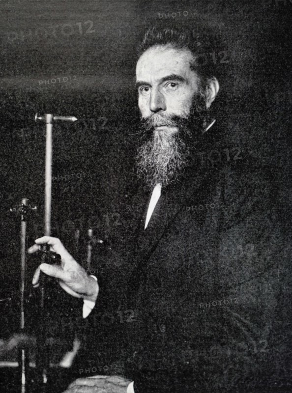 Photograph of Wilhelm Röntgen
