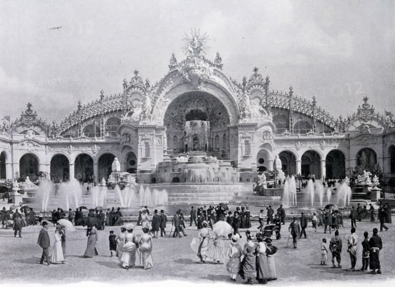 Photograph of the Palace of Electricity and the Castle of Water.