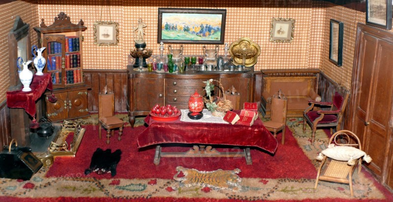 Devonshire Villas Dolls House, 1900-1905 roosetting for an Edwardian home