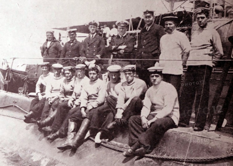 The Great War: Liet. Commander Hobrook and the crew of B11