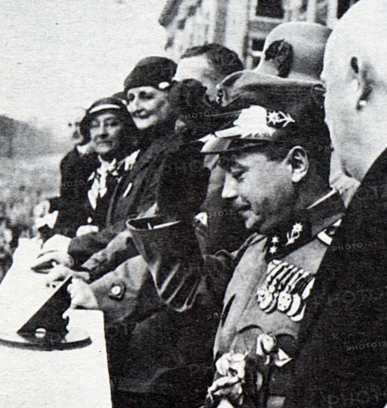 Chancellor Engelbert Dollfuss taking the salute on the 250th anniversary of Vienna's deliverance from the Turks