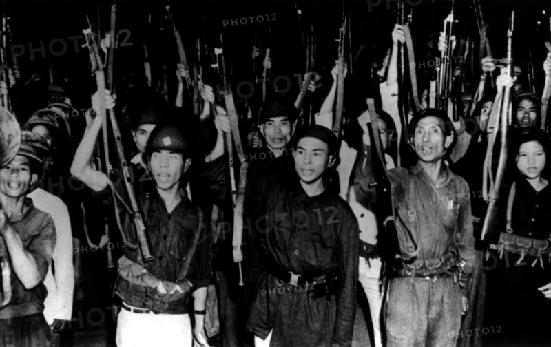 Vietnam War, demonstration by the Army and inhabitants of Hanoi against the crimes of  American imperialism, after the bombing of Hanoi