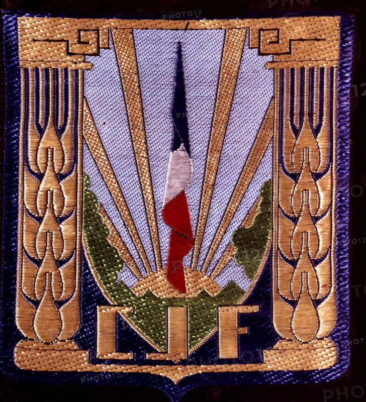 Vichy government. Badge of  "les chantiers de la jeunesse"  (an alternative to national service for young men)