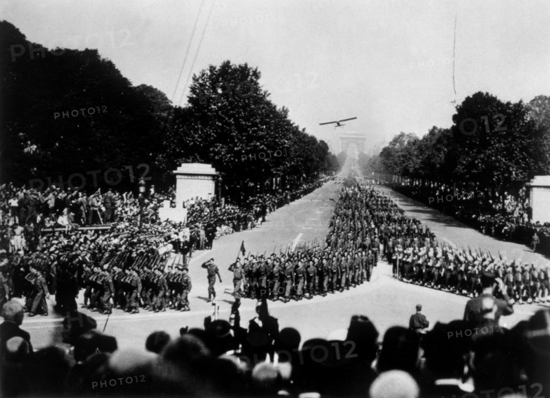 Le défilé de la victoire à Paris, 1945