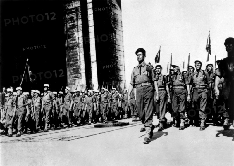 Le défilé de la victoire à Paris, 1945