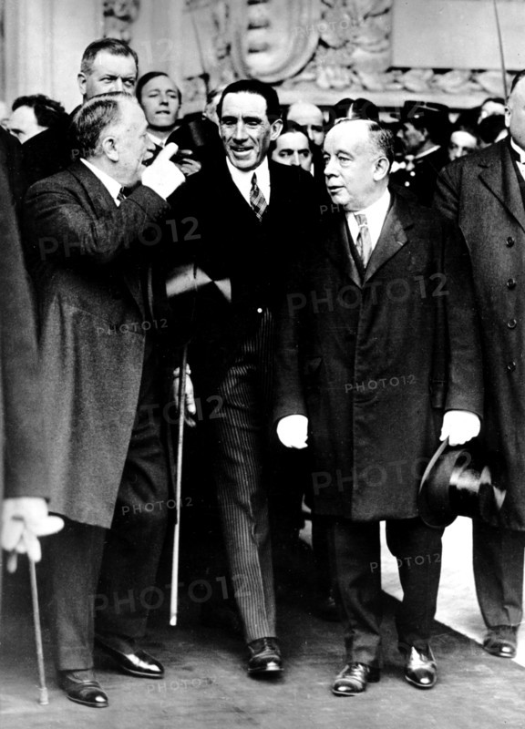 Gaston Doumergue et Louis Renault au salon de l'auto