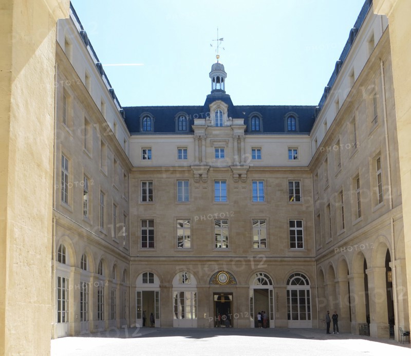 Hôtel de la Marine, cour d'Estienne d'Orves, Paris
