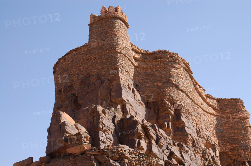 Greniers fortifiés du sud marocain, ou agadirs.