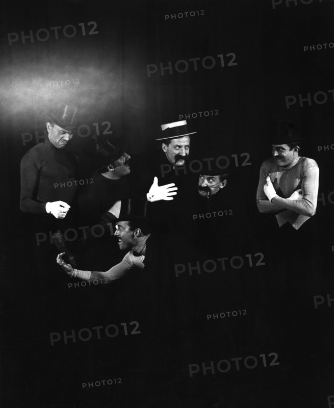 The French vocal quartet Les Frères Jacques