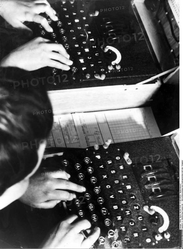 Femmes travaillant sur la machine Enigma, 1943