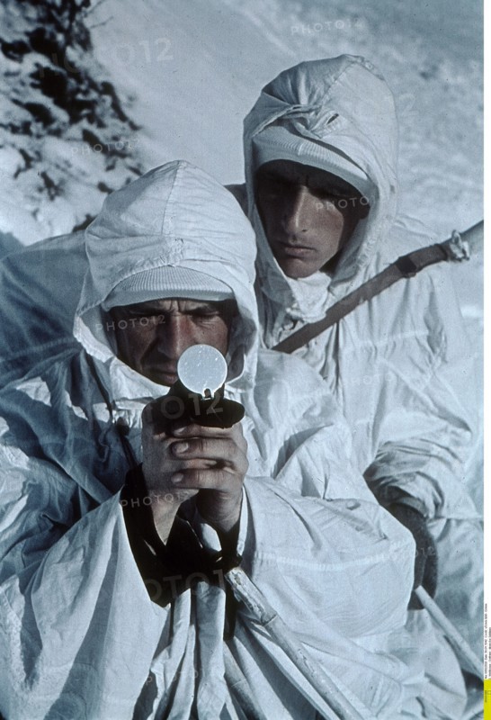 Soldats allemands d'une patrouille à skis, 1942