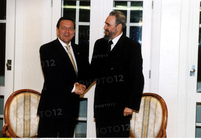 Gerhard Schröder avec Fidel Castro