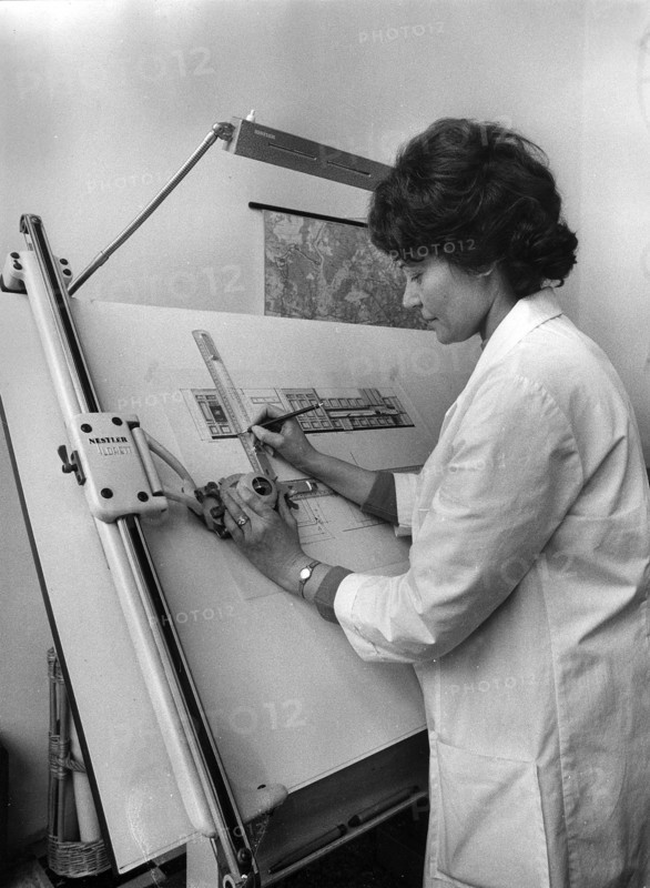 Portrait de femme, 1970-1979 : dessinatrice industrielle