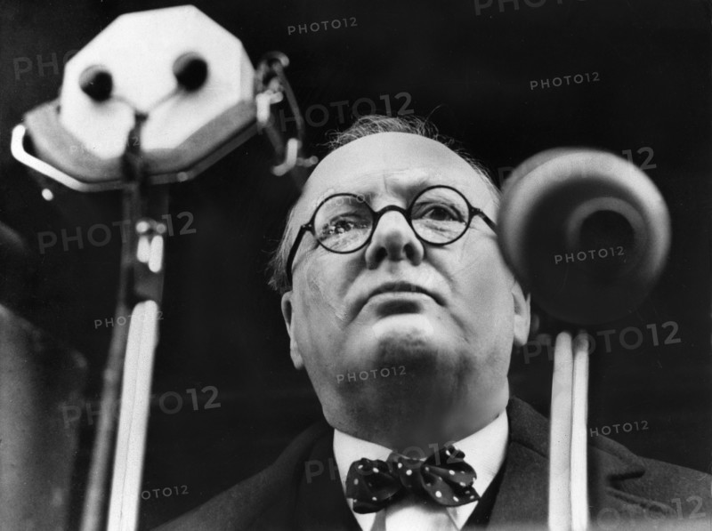 Churchill pendant un discours