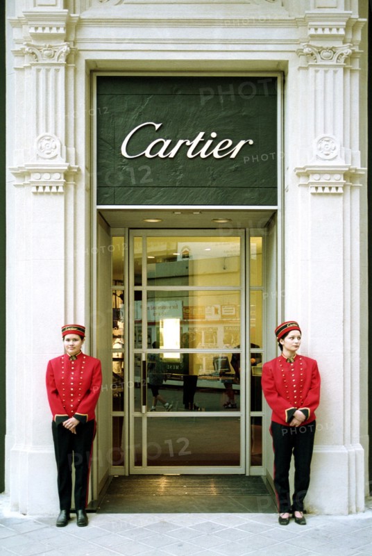 Entrée de la boutique Cartier à Vienne