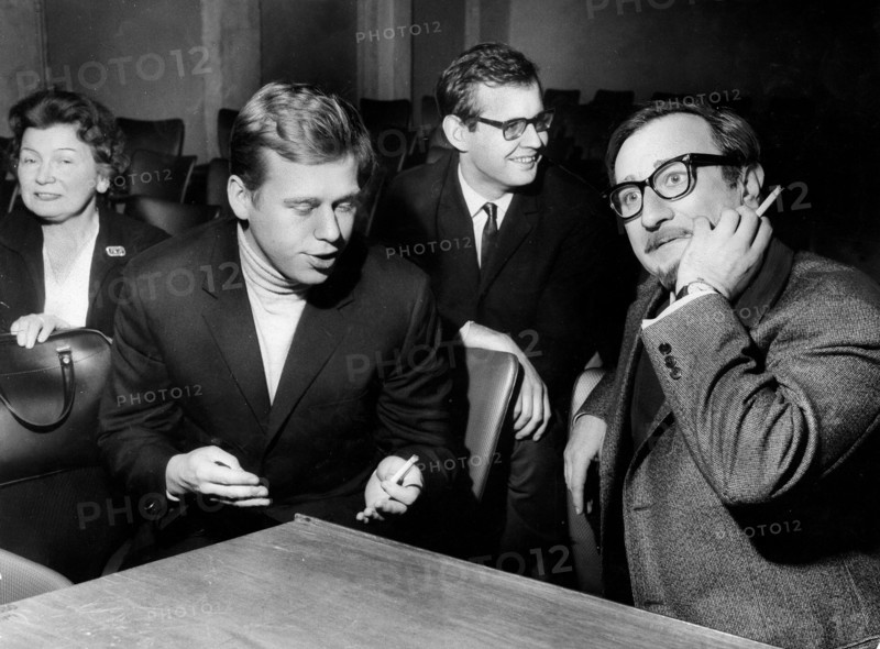 Horst Bollmann avec la mère Havel, Vaclav Havel et le réalisateur Dieter Giesing