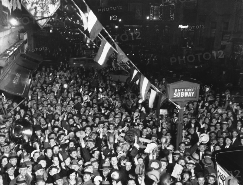 Prohibition USA:  New Yorker feiern Aufhebung der prohibition
