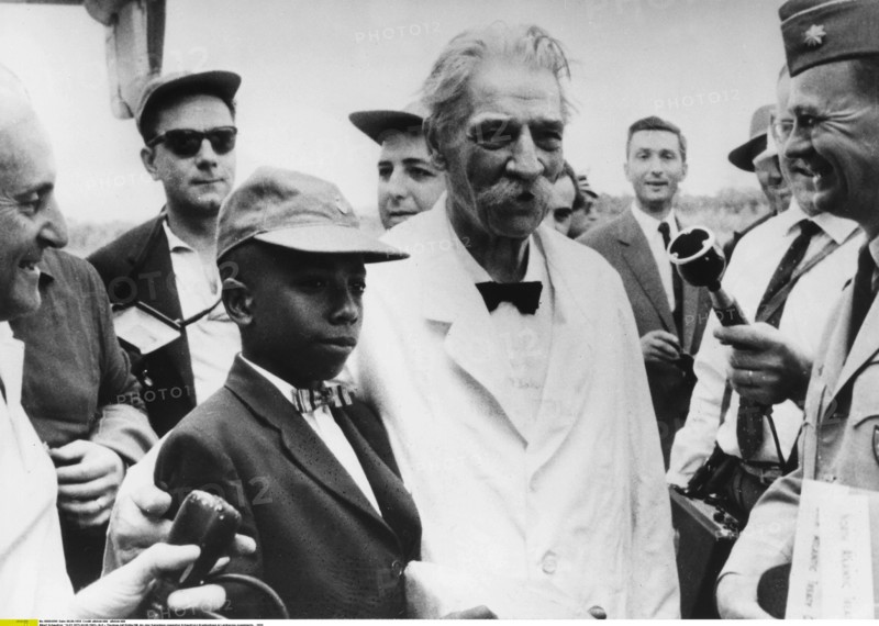 Albert Schweitzer et Bobby Hill