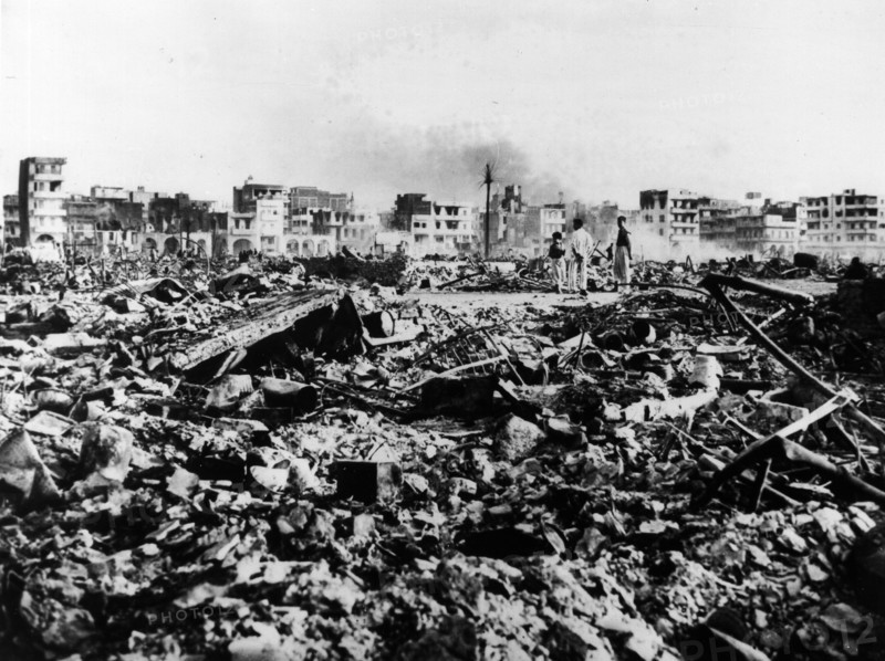 Robert Peary Suezkrise - zerstoertes Araberviertel von Port Said