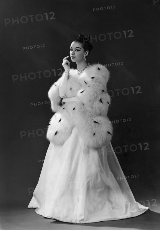 Robe de soirée et cape en fourrure  Lanvin