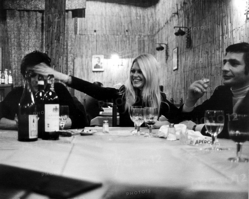 Bardot, Brigitte *28.09.1934-Schauspielerin, Frankreich- mit Ehemann Gunter Sachs (r.)- 1966