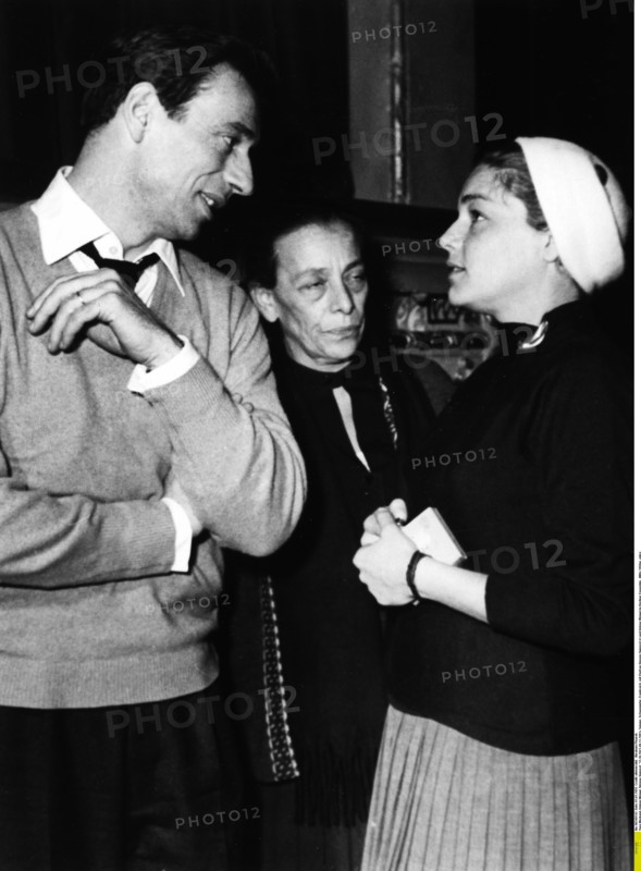 Yves Montand, Helene Weigel, Simone Signoret