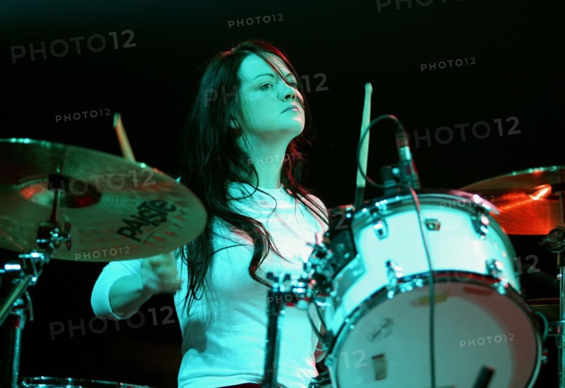 COLMusikgruppe, Blues-Rock; USADrummerin Meg White bei einem Auftritt im E-Werk, Kîln- 17.05.2003