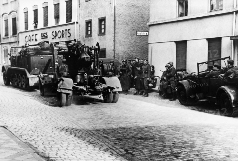 Tanks allemands proches de la frontière belge