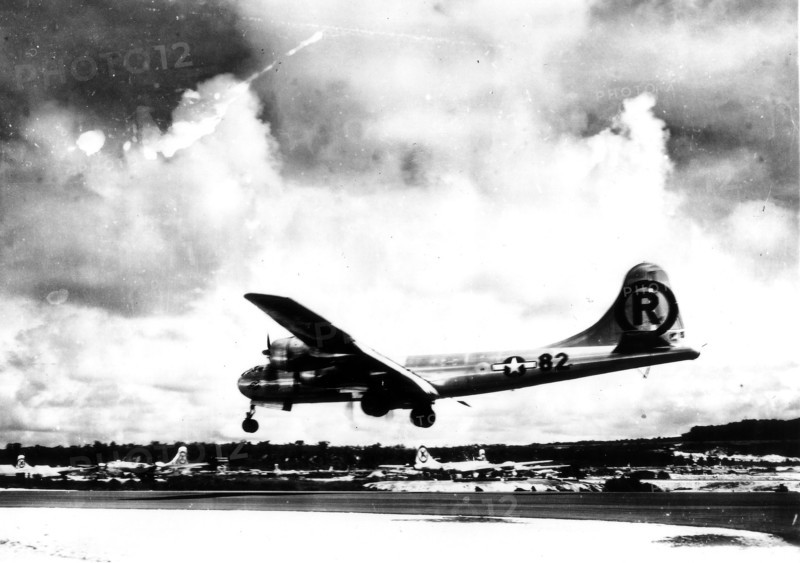 B-29 Enola Gay