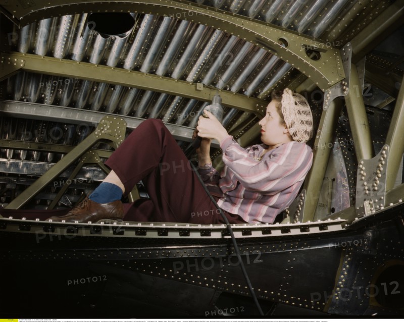 Usine Douglas Aircraft, 1942