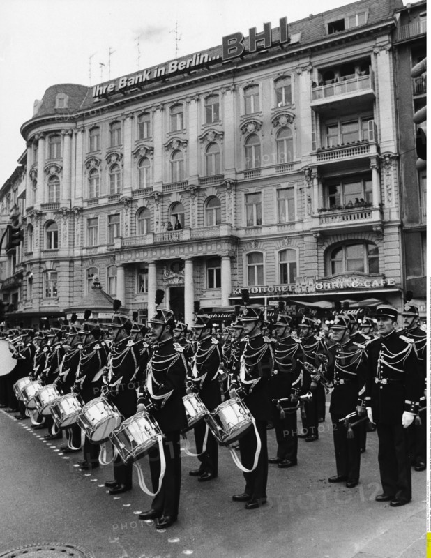 Giscard d'Estaing, Val‚ry - Staatspraesident, Frankreich/ Berlinbesuch, Garde de la R‚publique