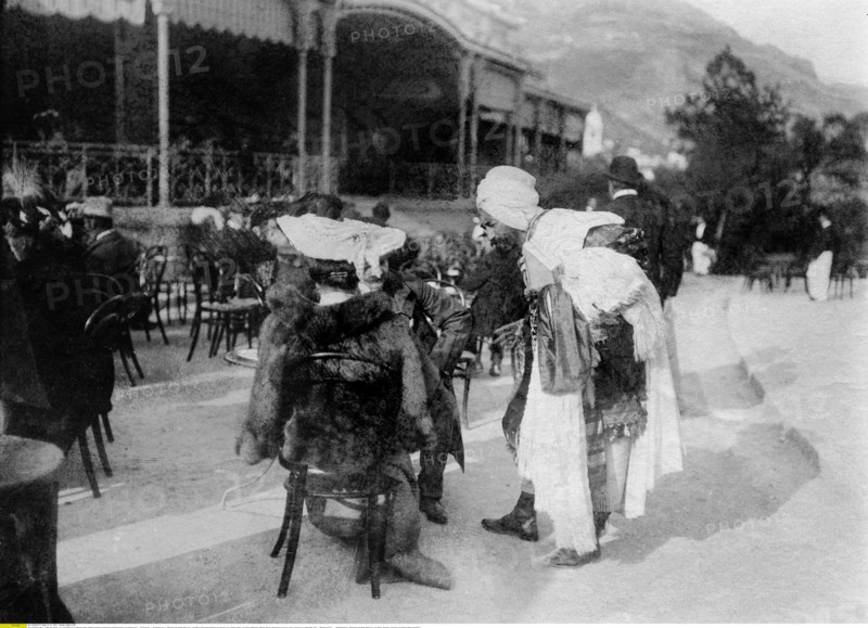 Teppichhaendler  in Monte Carlo, um 1903