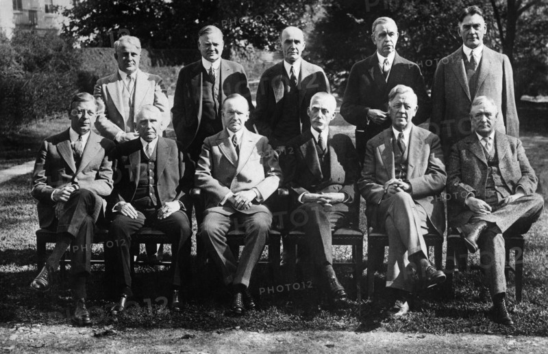 Calvin Coolidge posant avec son cabinet ministériel