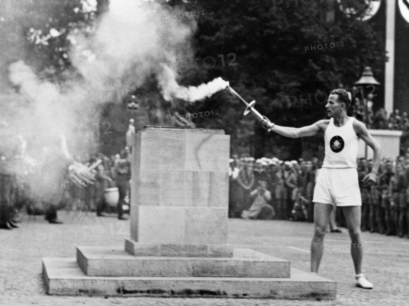 Olympische Spiele 1936 in Berlin - Fackellauf, Kundgebung im Lustgarten
