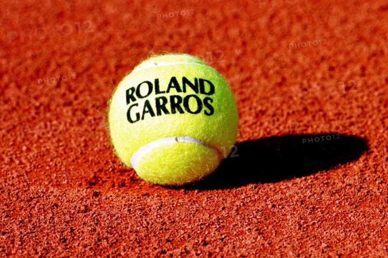 Balle de tennis à Roland Garros