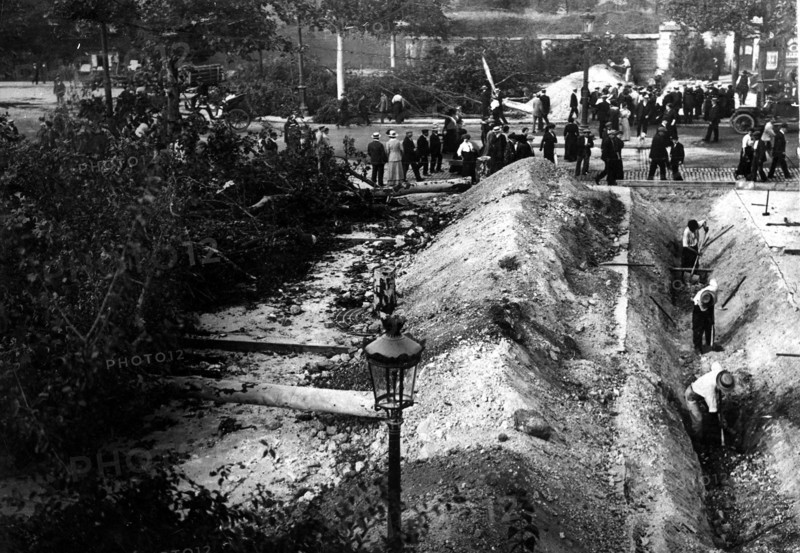Construction de tranchées en 1914