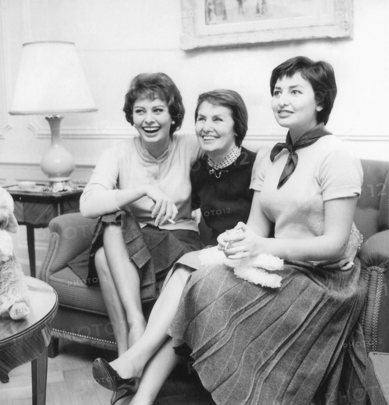 Sophia Loren avec sa mère Romilda Scicolone et sa soeur Maria