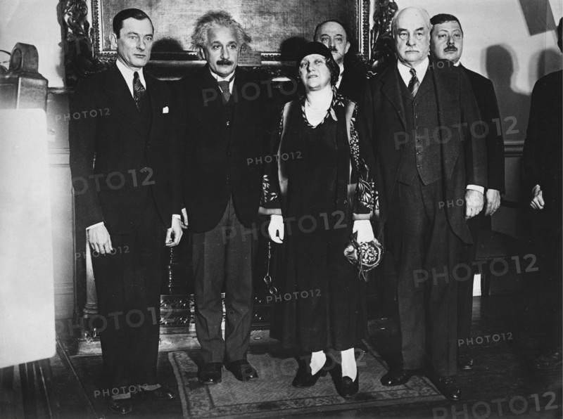 Albert Einstein reçu par le maire de New-York