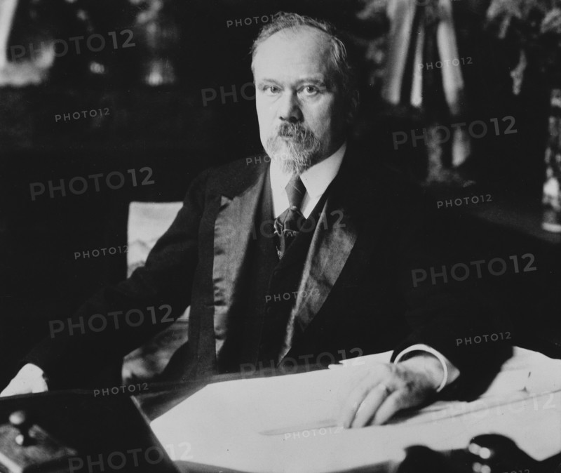 Poincare, Raymond - Politiker, Frankreich/ am Schreibtisch, undatiert
