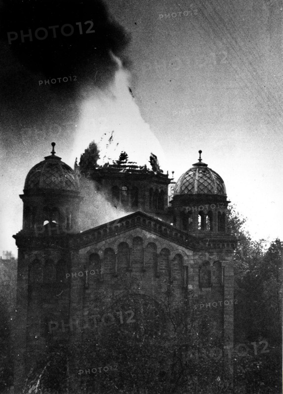 La synagogue de Landau incendiée lors de la Nuit de Cristal, 1938