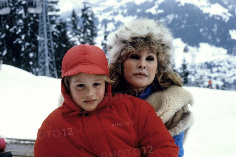 Ursula Andress et son fils Dimitri, 1986