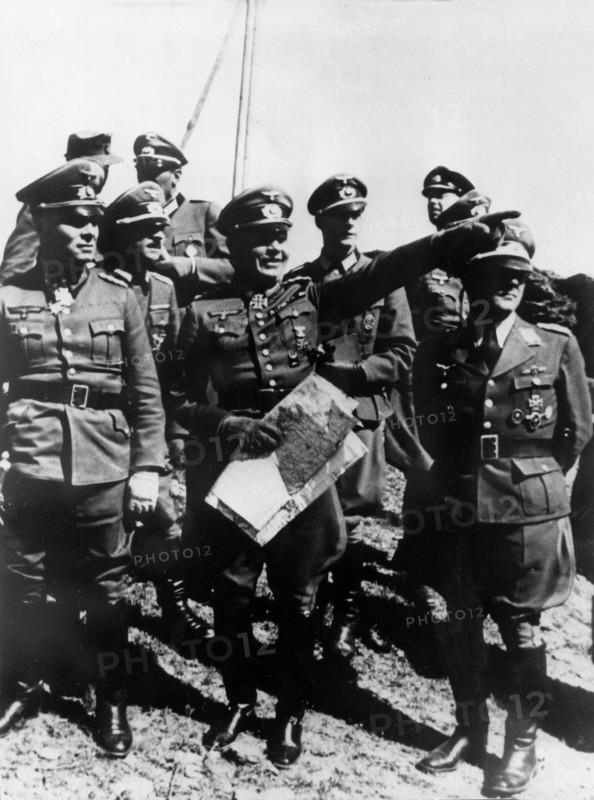 Erwin Rommel bei Inspektion an Mittelmeerküste Frankreich