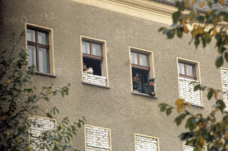 Construction du mur de Berlin, 1961